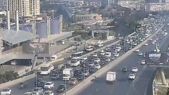 Bakının bir sıra yollarında tıxac yarandı