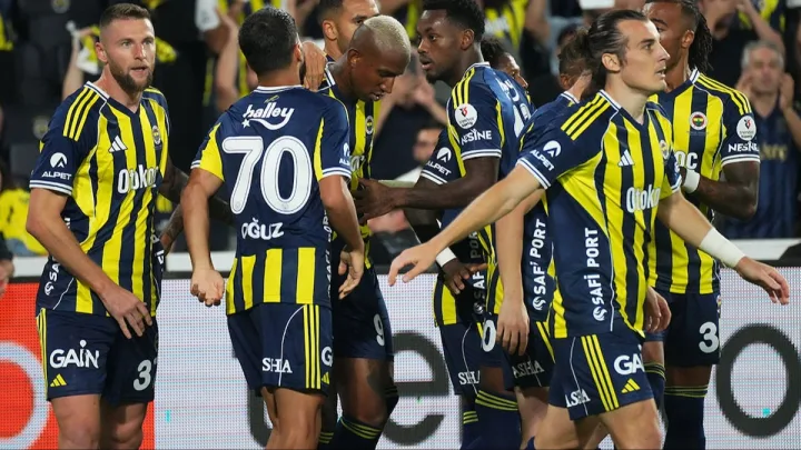 “Fənərbağça”da 4 futbolçu ilə yollar ayrılır