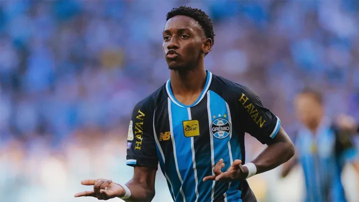 “Fənərbaxça” “Yeni Ronaldinyo” üçün hərəkətə keçdi
