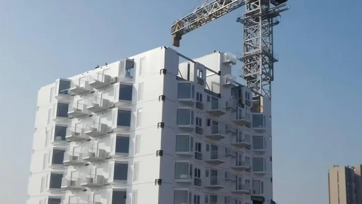 5 gündə 26 mərtəbəli bina tikdilər