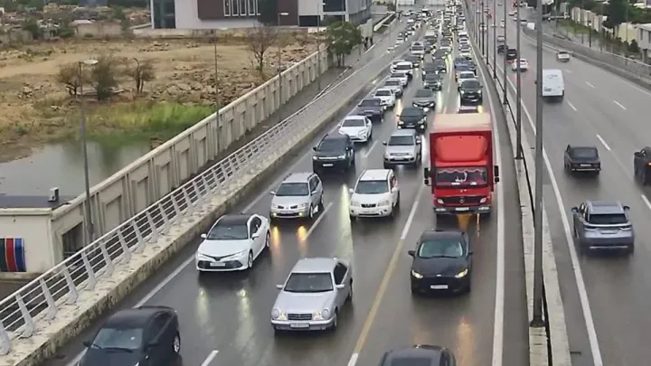 Bu yollarda tıxac var -