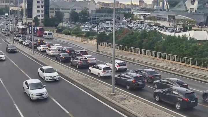Bu yollarda tıxac var -