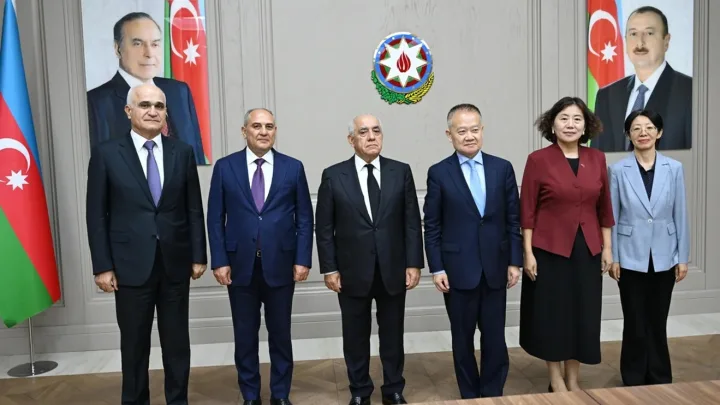 Əli Əsədov Lyu Haysinlə görüşdü