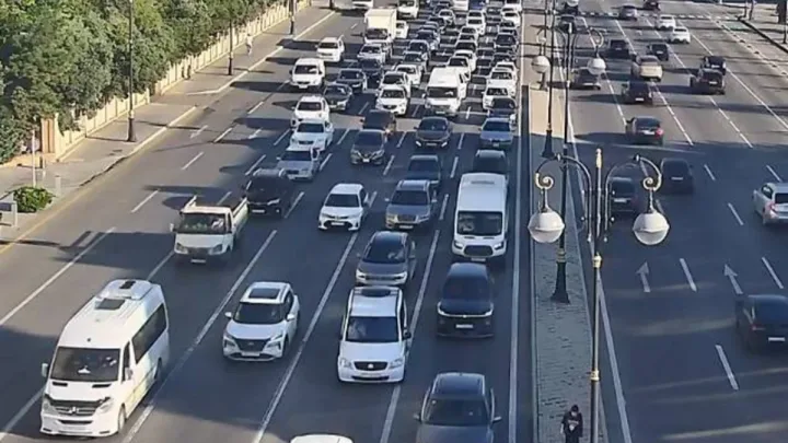 Bu yollarda tıxac var -