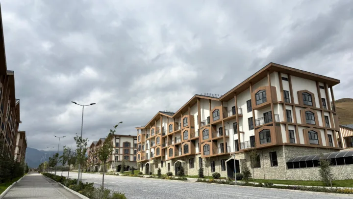 Kəlbəcərdə daha üç məhəllə tikilir