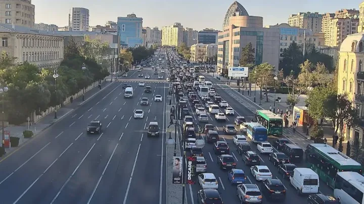 Bu yollarda tıxac var -