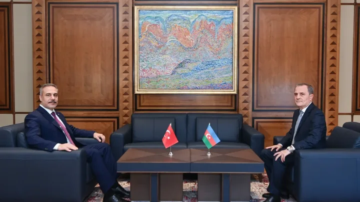 Ceyhun Bayramov Hakan Fidanla görüşdü -