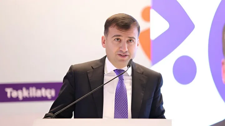 Komitə sədri 3 şöbə müdirini işdən çıxardı
