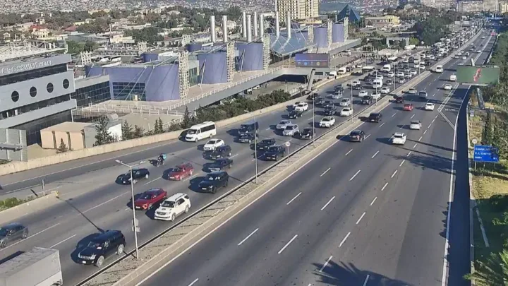 Bu yollarda tıxac var -