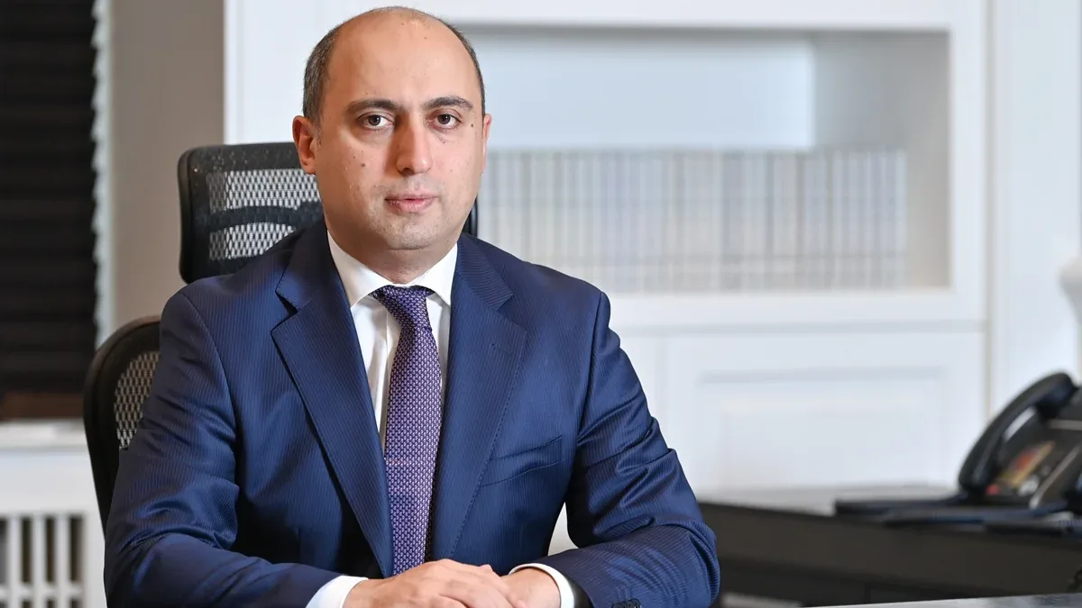 Emin Əmrullayev əmr imzaladı
