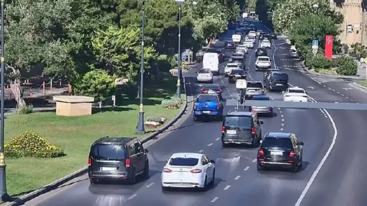 Bu yolda avtobus zolağının saatı artırıldı
