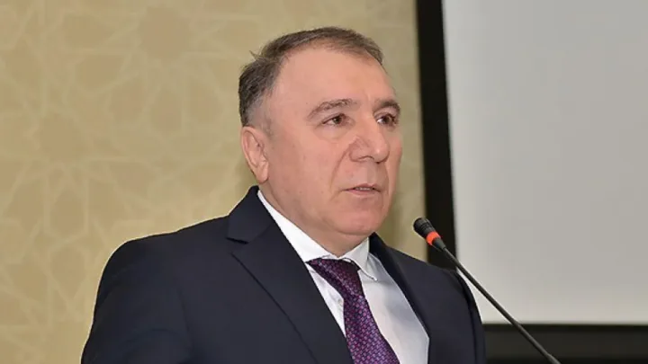 İsgəndər Cavadov fəxri diplomla təltif edildi
