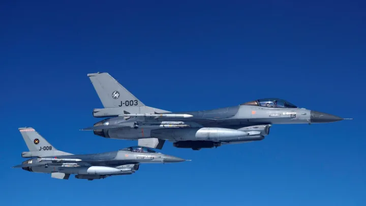 Trampın iqamətgahı üzərindən uçan F-16 ələ keçirildi
