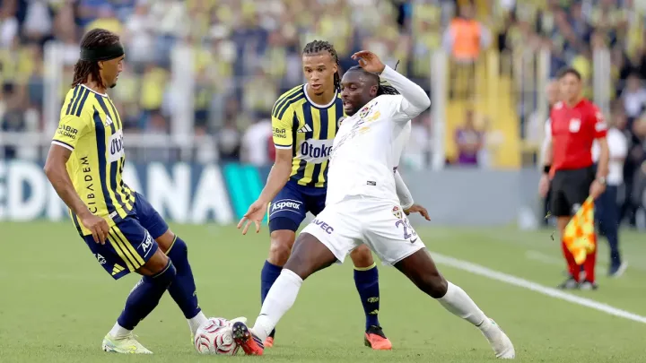 8:0 hesablı oyundan sonra istefa verdi