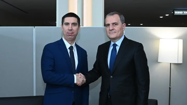 Ceyhun Bayramovla Moldovanın XİN rəhbəri görüşüb