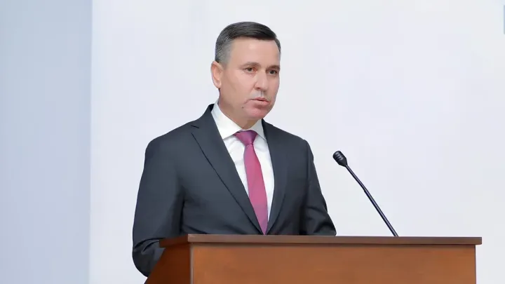 İşdən çıxarılan 43 yaşlı icra başçısı kimdir?