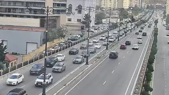 Bakının bu yollarında tıxac yarandı