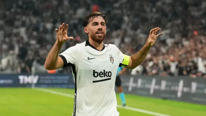 "Liverpul" türk ulduza elçi düşdü - 