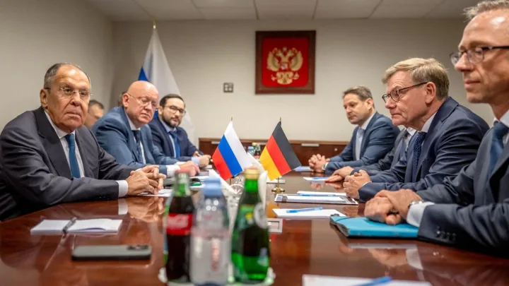 Lavrov uzun müddət sonra onunla görüşdü