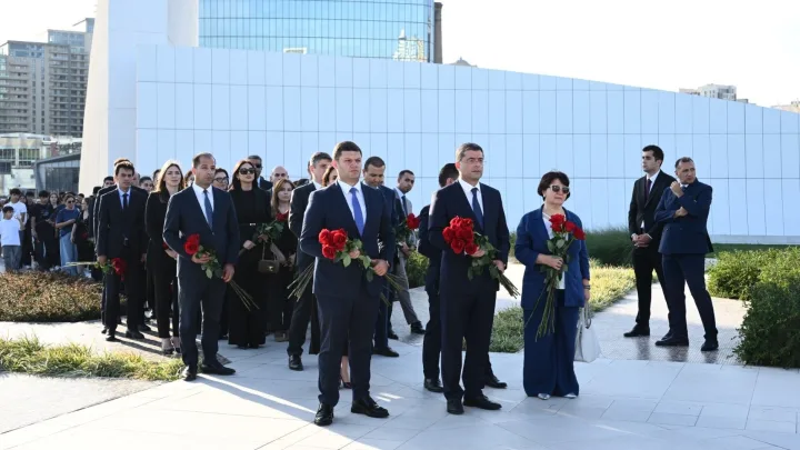 Media və Yayım Şurasının kollektivi Zəfər parkını ziyarət etdi - 