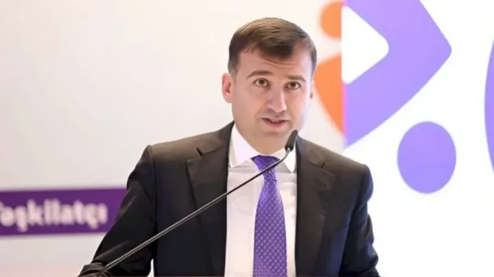 Azər Mursaqulov idarə rəisini işdən çıxardı