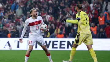 Türkiyə futbolçuları fitə basıldı