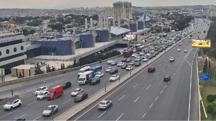 Bakının bu yollarında tıxac yarandı