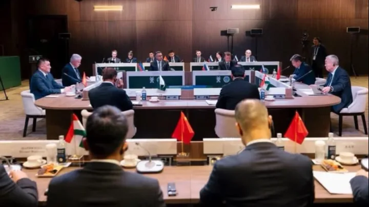 Hərbi prokuror beynəlxalq dəyirmi masada iştirak edib
