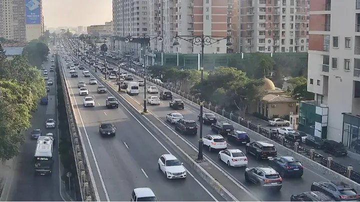 Bu yollarda tıxac var -