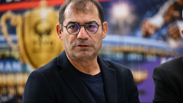 İki dəfə istefa verdi, vəzifədən getdi