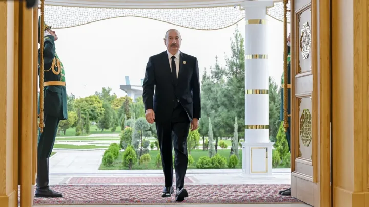 İlham Əliyev "Avaza" Kompleksinə gəlib -