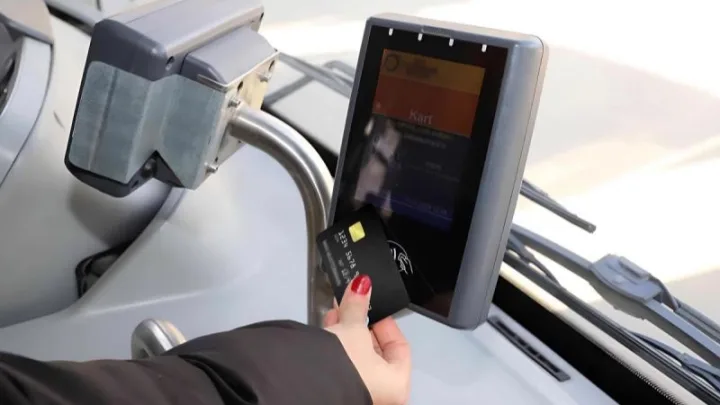 Avtobuslarda nağdsız ödənişlərin payı artıb