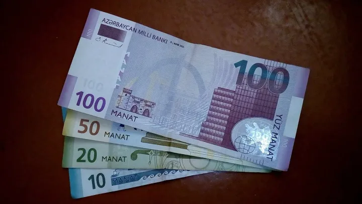 Azərbaycanda orta aylıq əməkhaqqı artıb