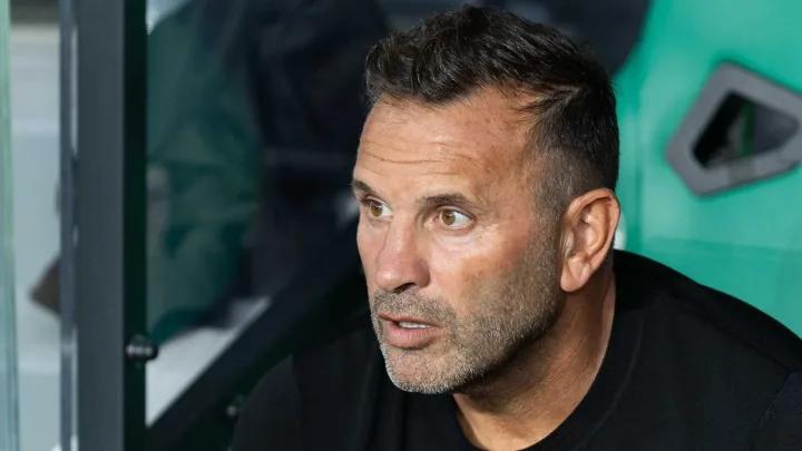 Okan Buruk iki ulduz futbolçunu dəftərdən sildi