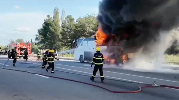 Ucarda hərəkətdə olan sərnişin avtobusu yandı - 