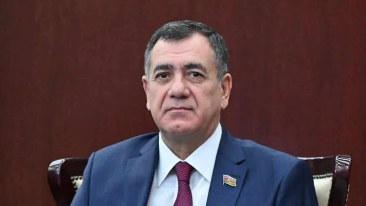 Deputat Qüdrət Həsəquliyevə 