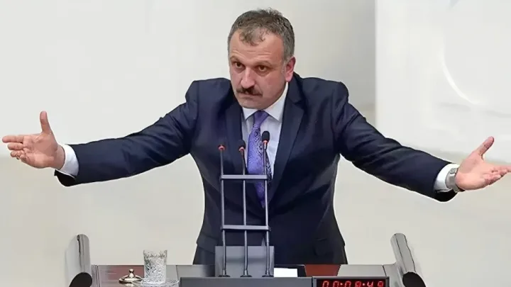 Saral niyə üzümüzə bozardı?..