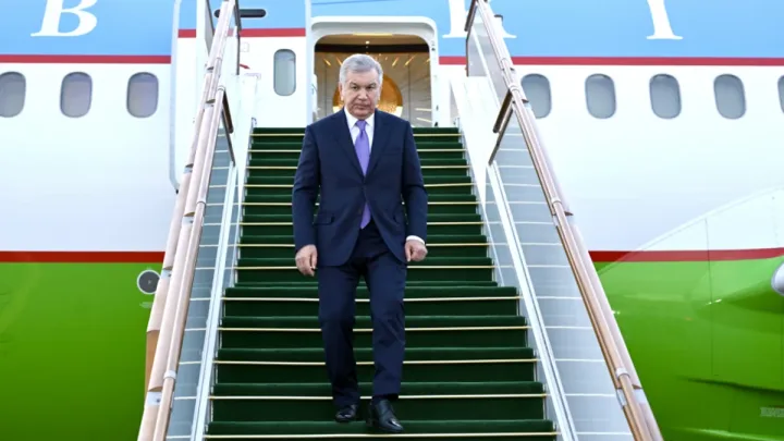 Özbəkistan Prezidenti Azərbaycana səfərə gəldi