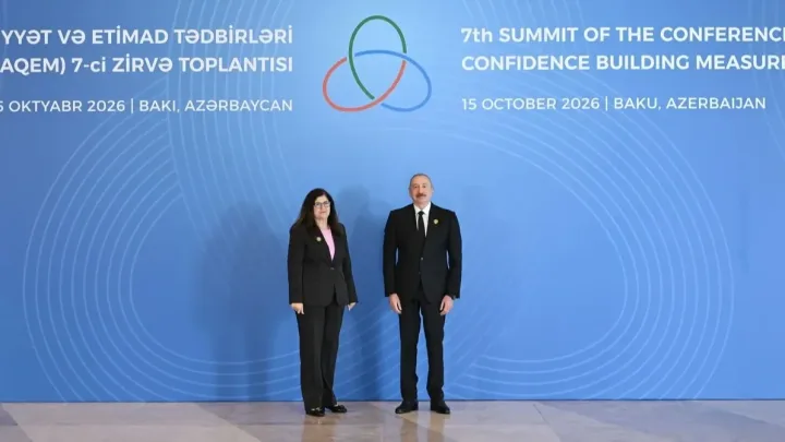 İlham Əliyev Bakıdakı Zirvə Toplantısında -