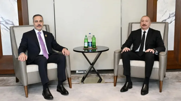 İlham Əliyev Türkiyənin xarici işlər nazirini qəbul etdi