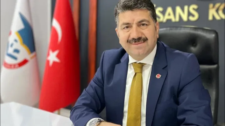 Azərbaycan Türkiyəli jurnalisti beynəlxalq axtarışa verdi