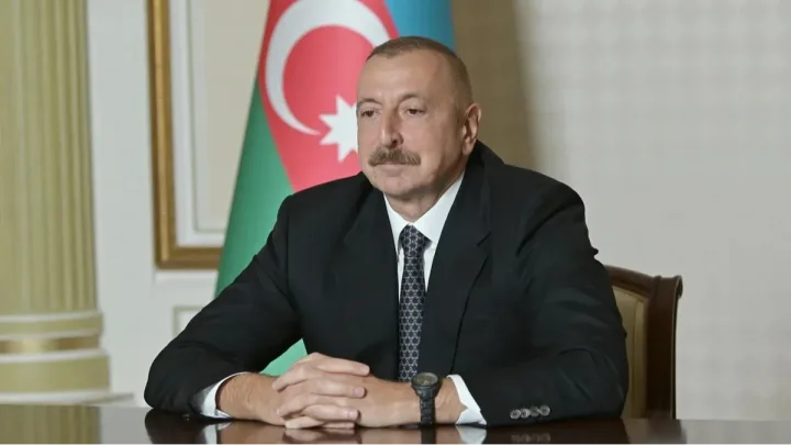 Prezident bu şəxsləri təltif etdi -