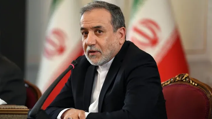 Abbas Əraqçi İraqda səfərdədir