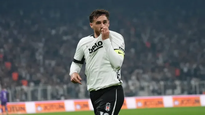 "Beşiktaş”ın kapitanı dərbidə forma geyinməyəcək 