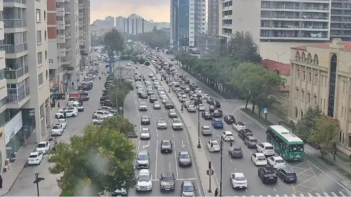 Bu yollarda tıxac var -