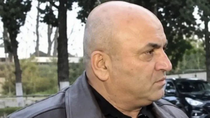 Vətəndaşı təhqir edən idarə rəisi işdən çıxarıldı