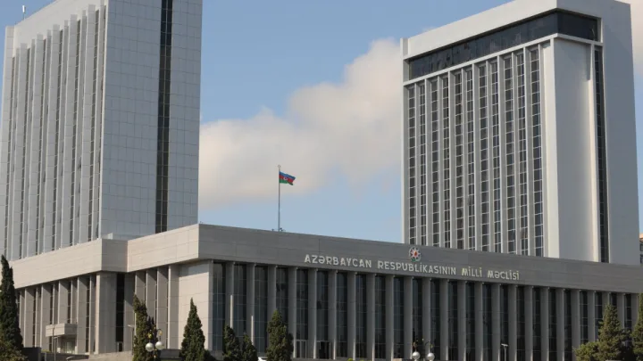 Hərbi xidmətlə bağlı inzibati xətalara prokuror nəzarəti gücləndirilir