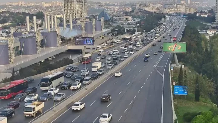 Bu yollarda tıxac var -