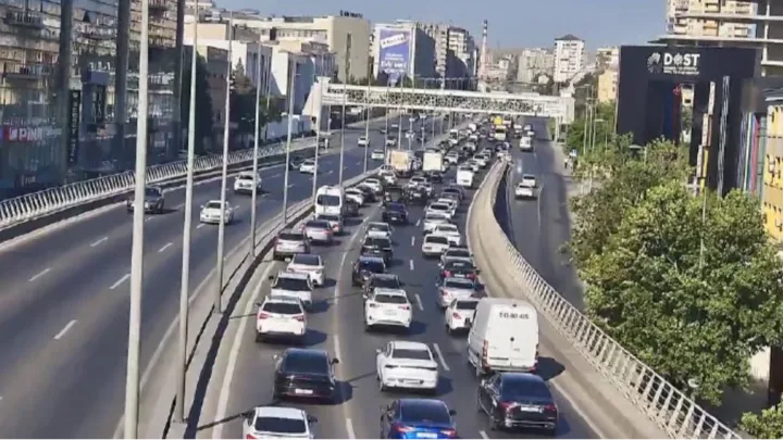 Bu yollarda tıxac var -