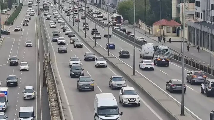 Bakının bu yollarında tıxac var -